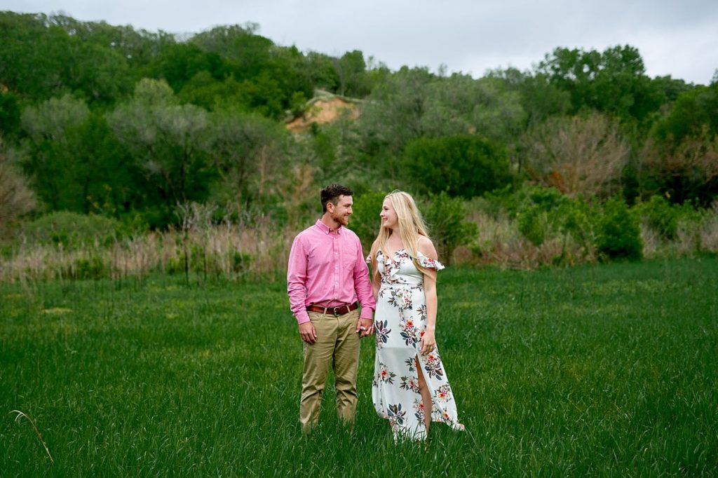 engagement photo outfits