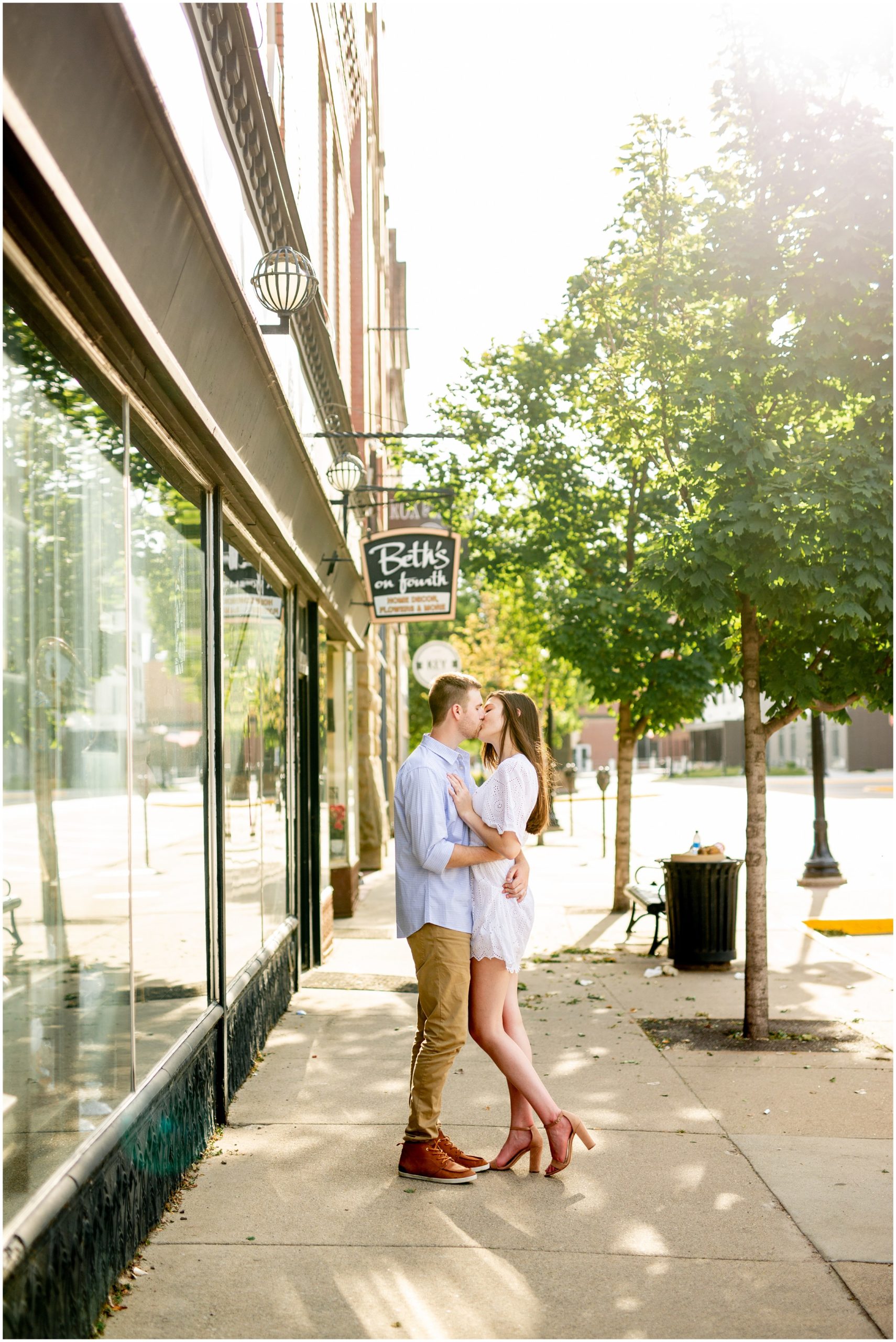 Downtown-Sioux-City-Engagement-Session-42.jpg