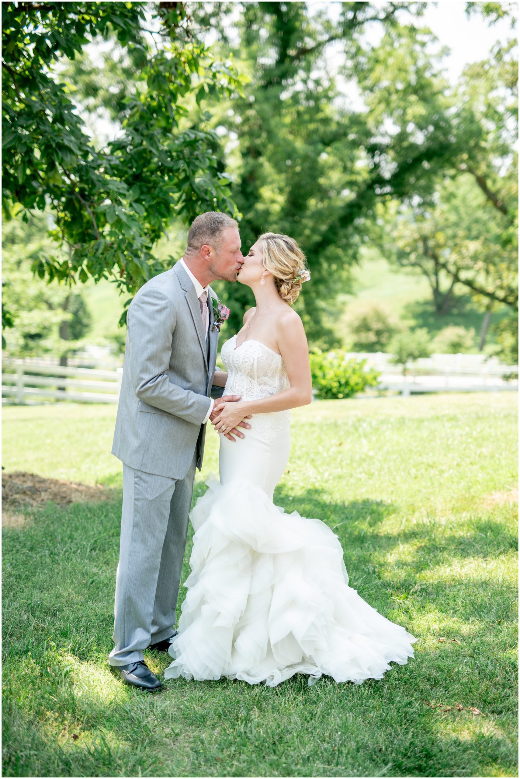 White-Barn-Missouri-Wedding-38.jpg