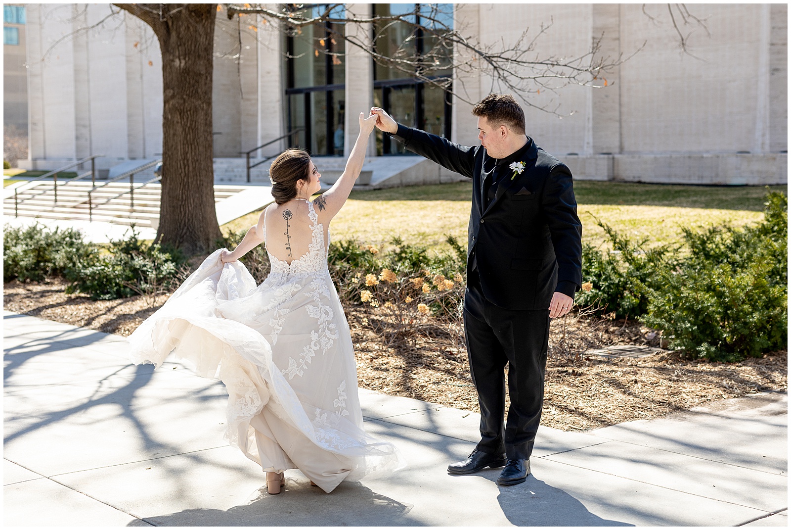 Lincoln Nebraska Wedding at the Sheldon Art Museum with a reception at the Cornhusker Marriott